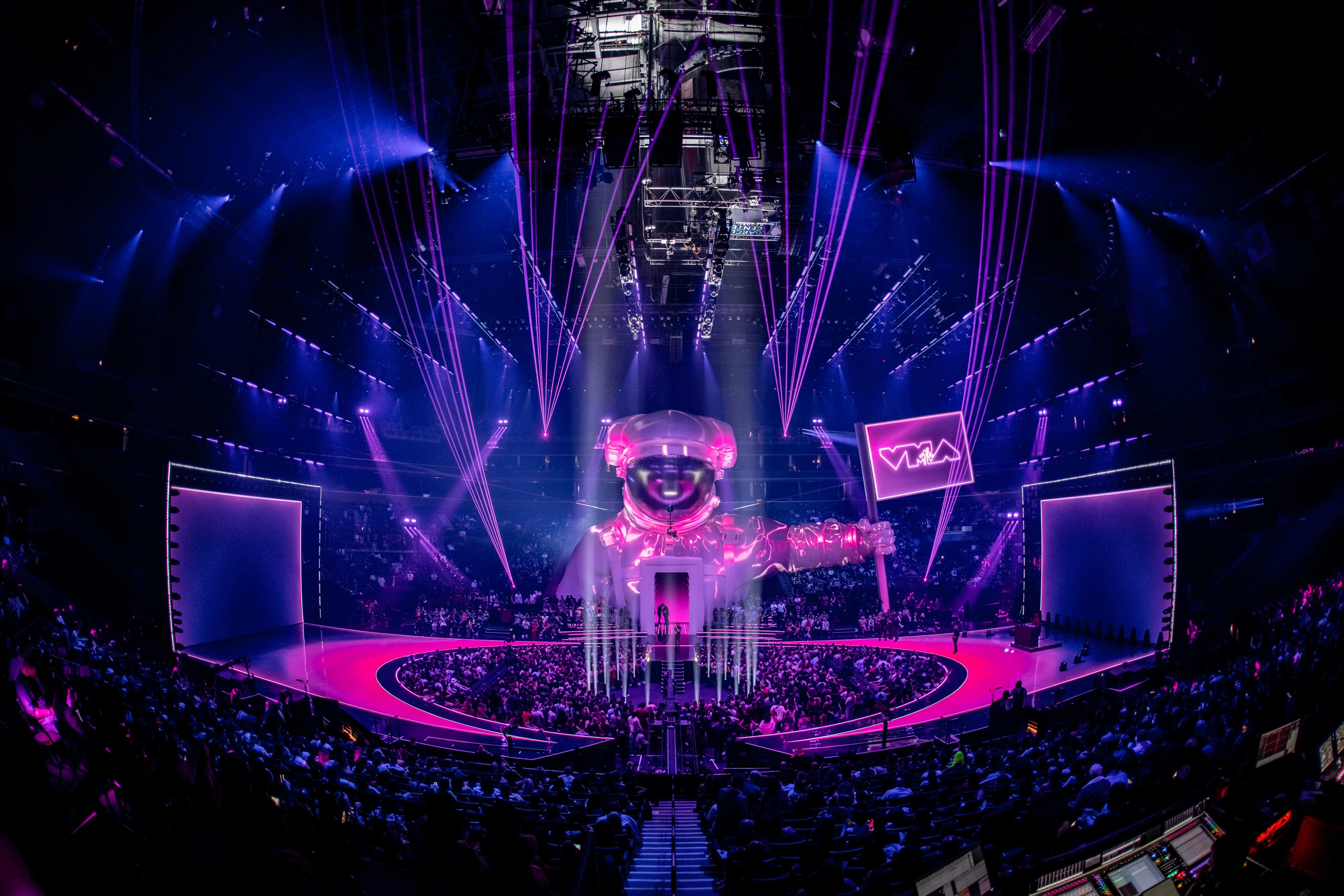 Vma 2021 Led Roe Black Marble Led Floor